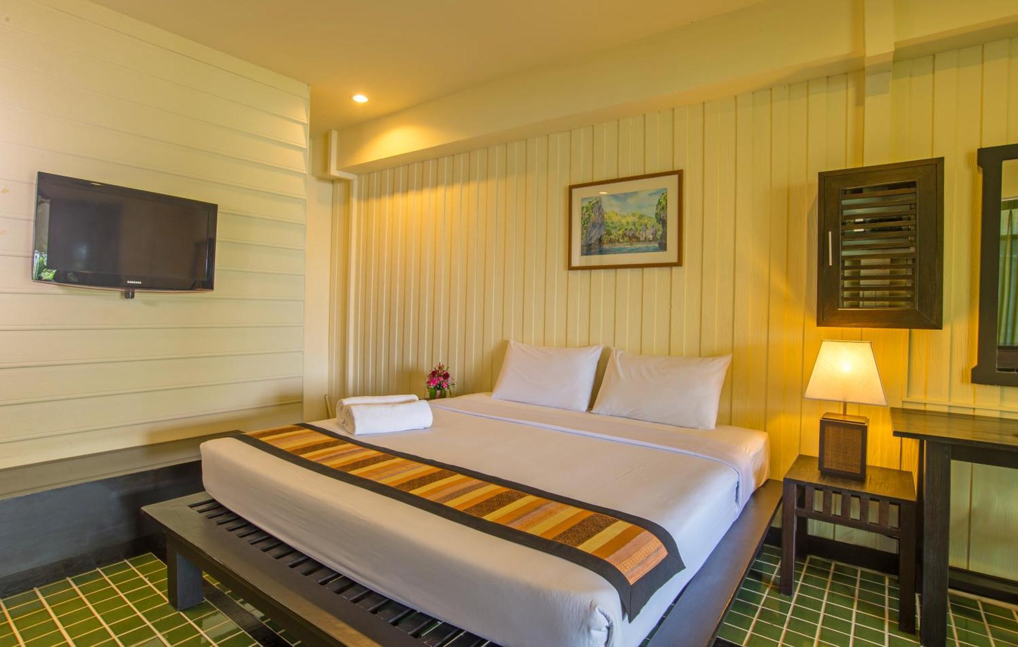 Krabi City Seaview Hotel Quarto foto