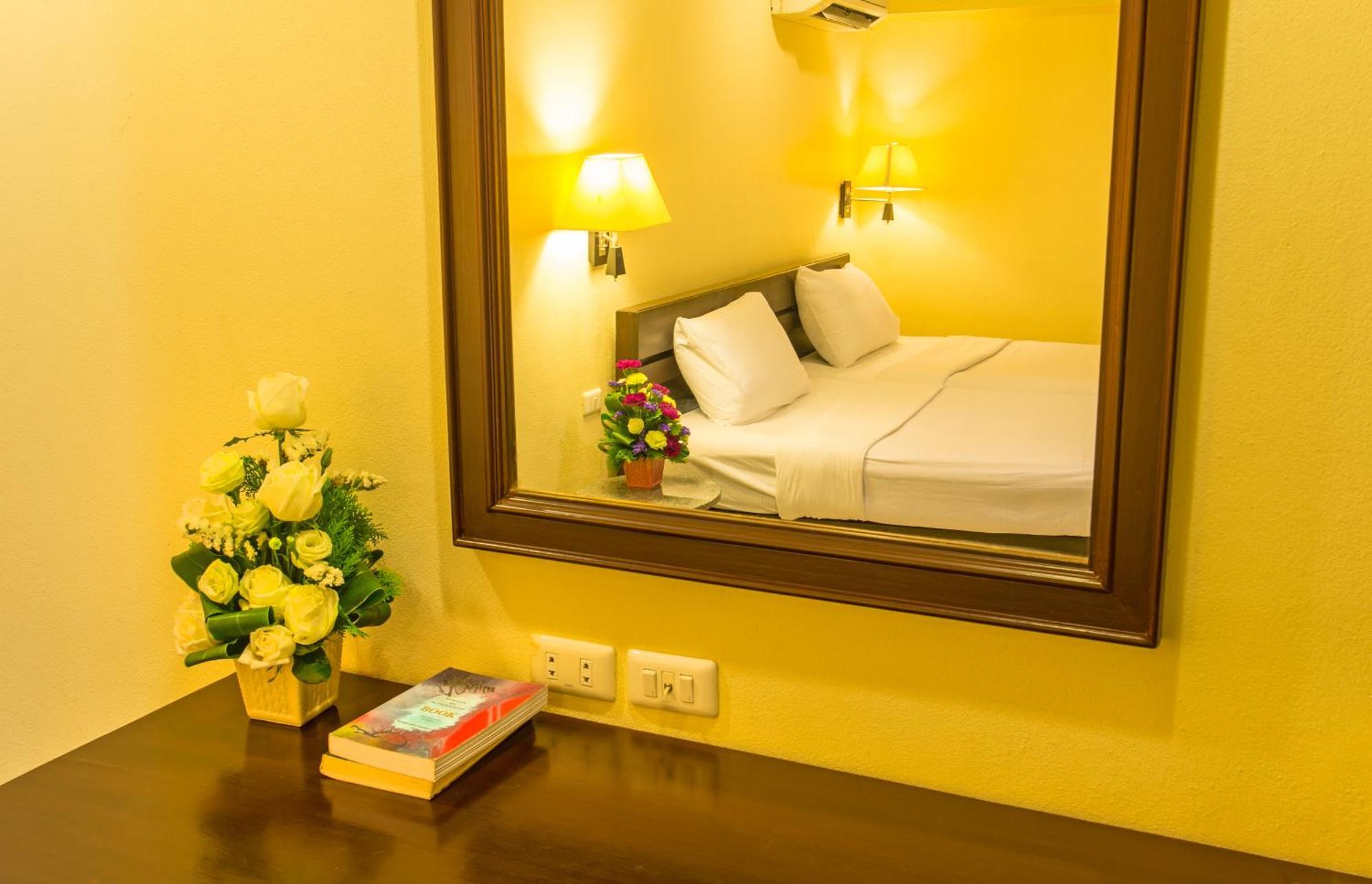 Krabi City Seaview Hotel Quarto foto