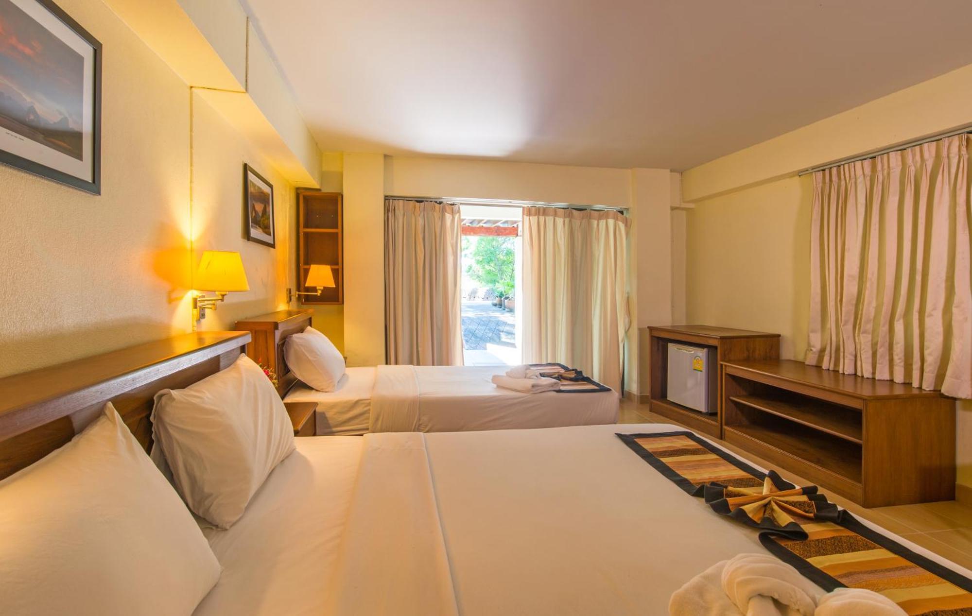 Krabi City Seaview Hotel Quarto foto